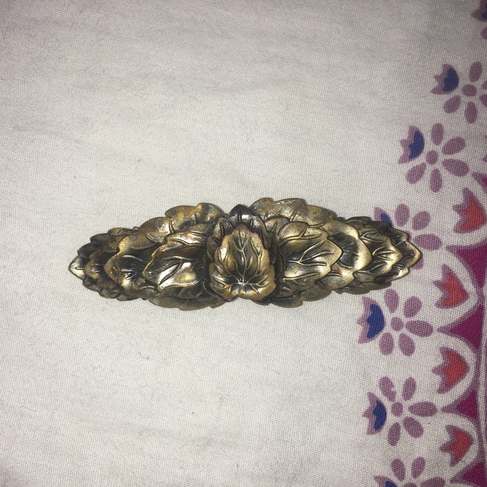 Vintage Leaf brooch. Copper color